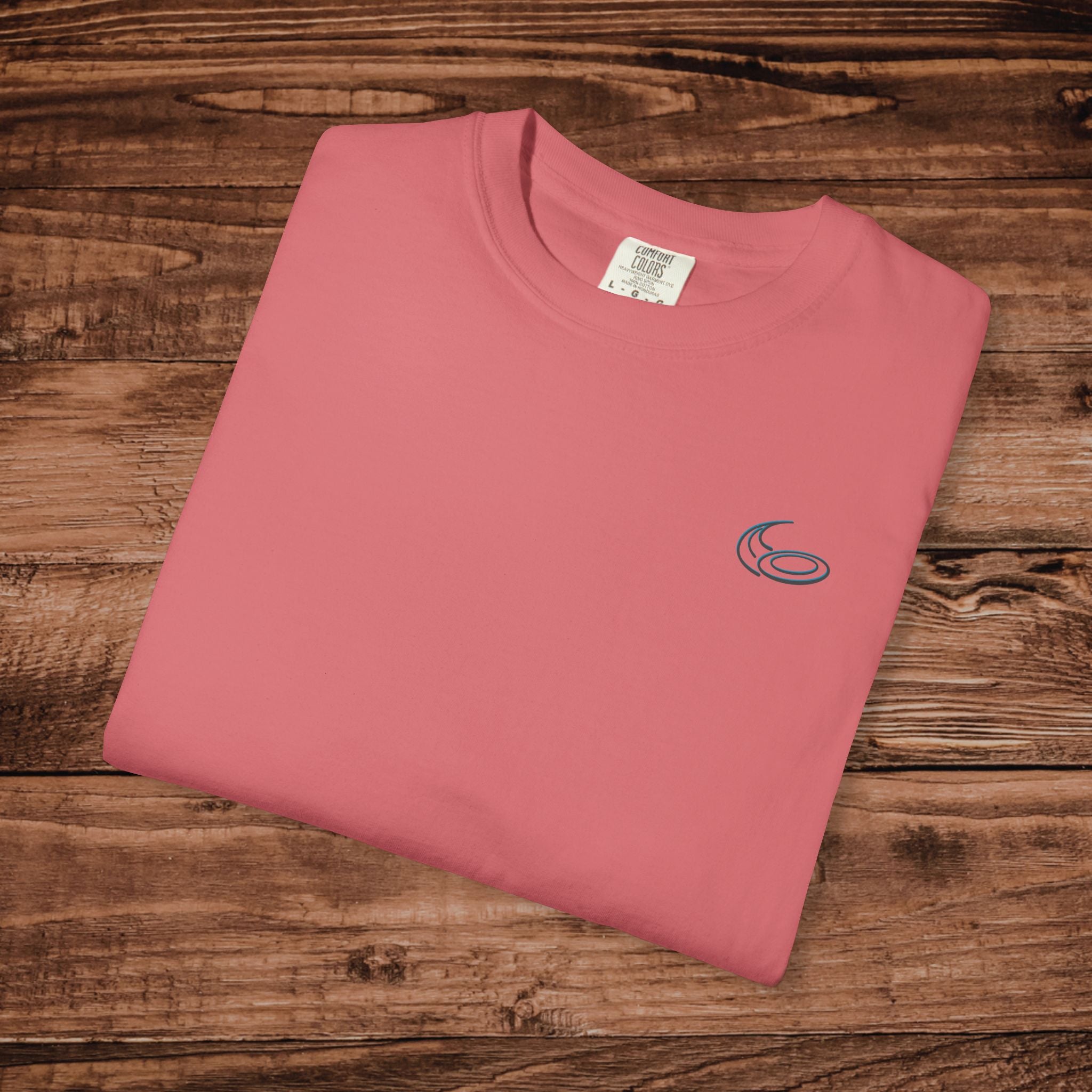 Ultimate Frisbee T-shirt, Minimalist Disc Sports Tee, Heavyweight Garment Dyed Shirt, Retro Sport Graphic Top, Ultimate Frisbee Gift for Him