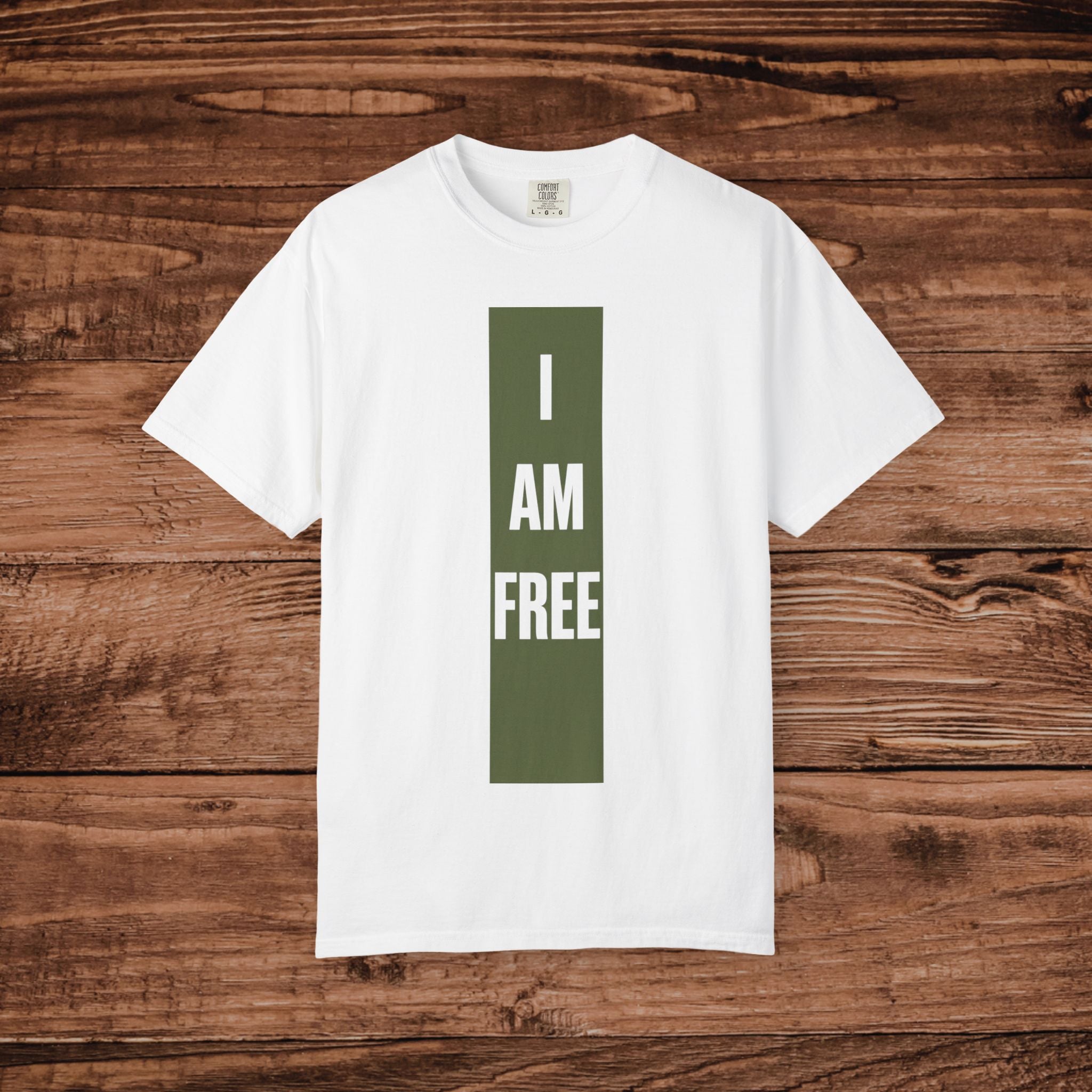I AM FREE vertical text T-Shirt | Minimalist statement tee