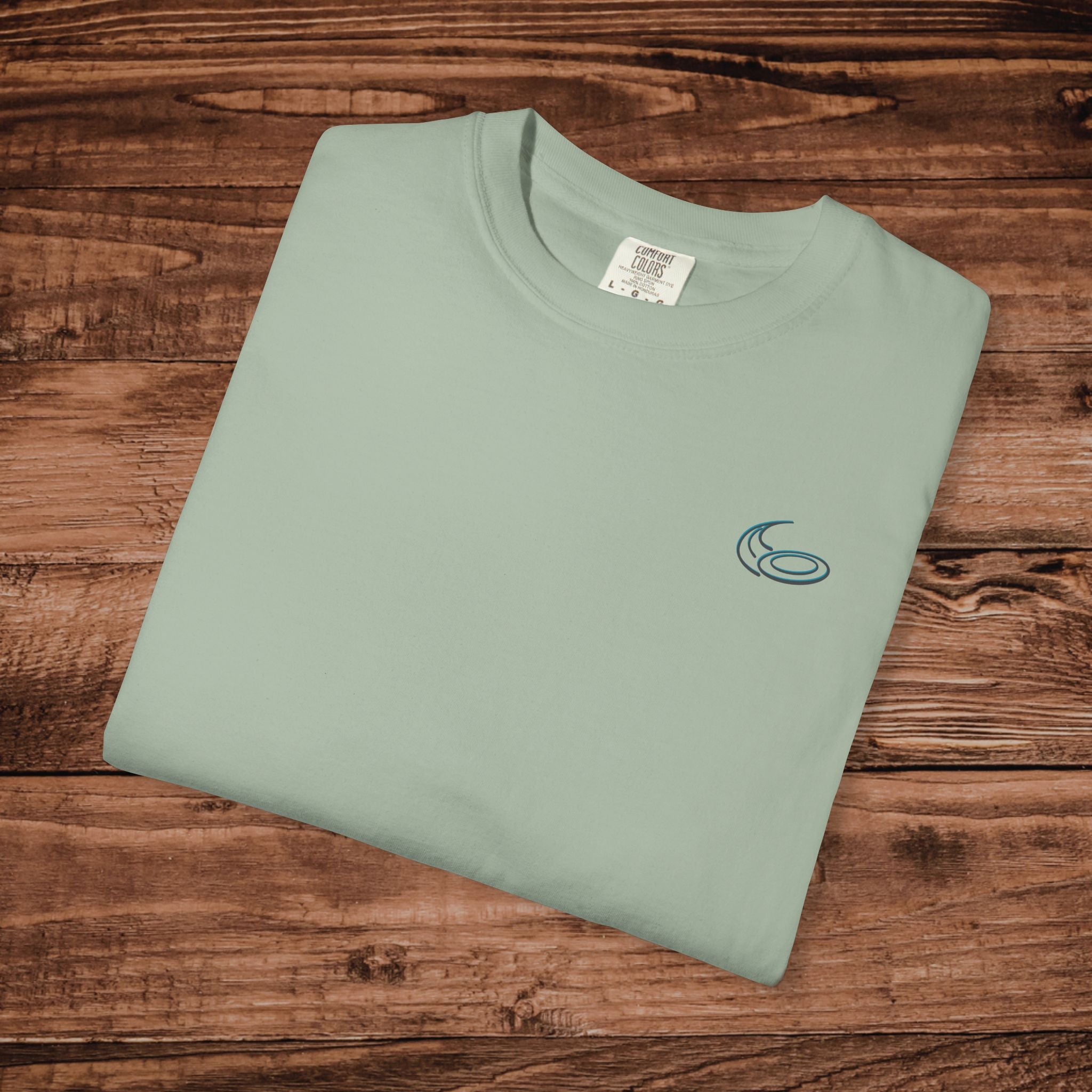 Ultimate Frisbee T-shirt, Minimalist Disc Sports Tee, Heavyweight Garment Dyed Shirt, Retro Sport Graphic Top, Ultimate Frisbee Gift for Him