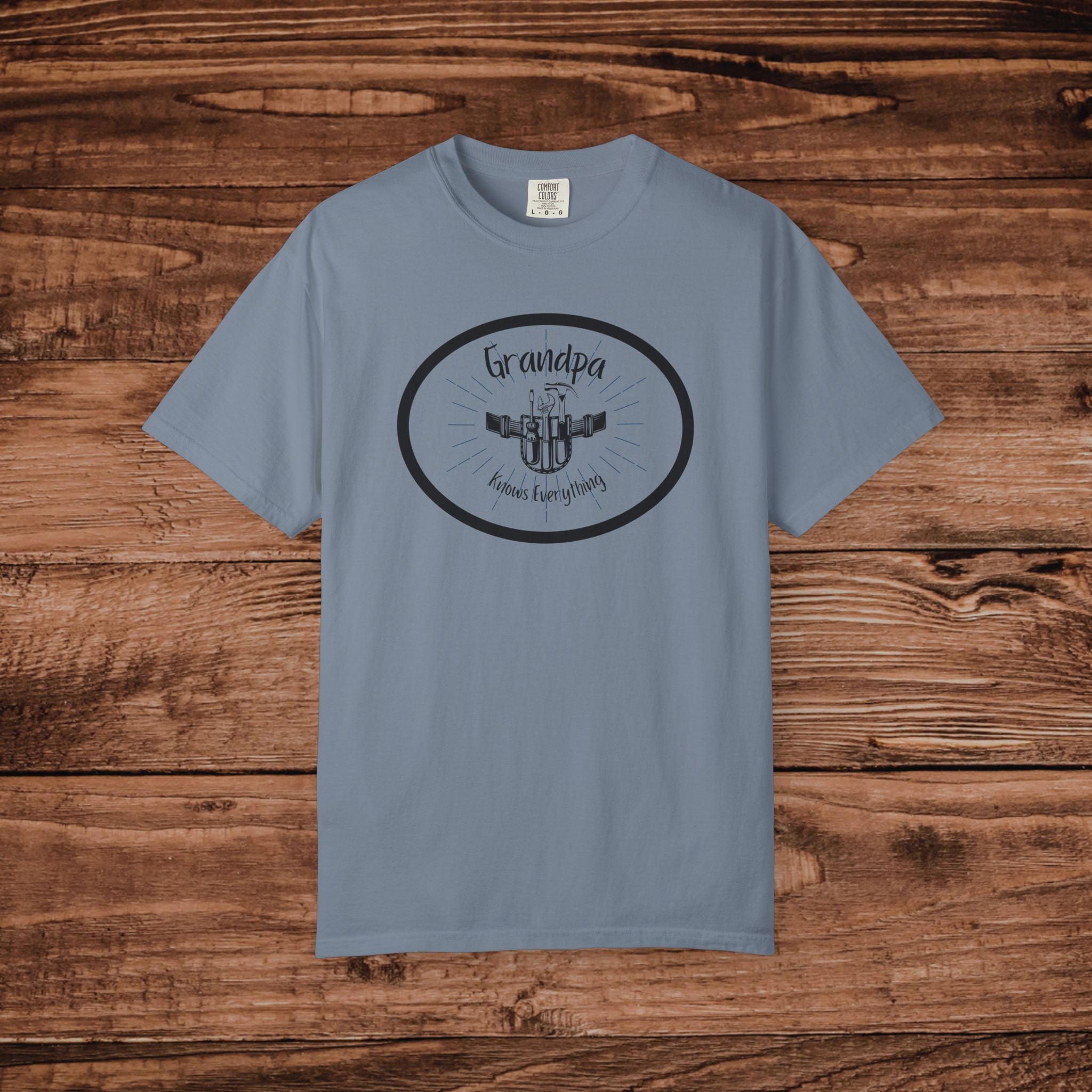 Grandpa knows everything Graphic T-Shirt
