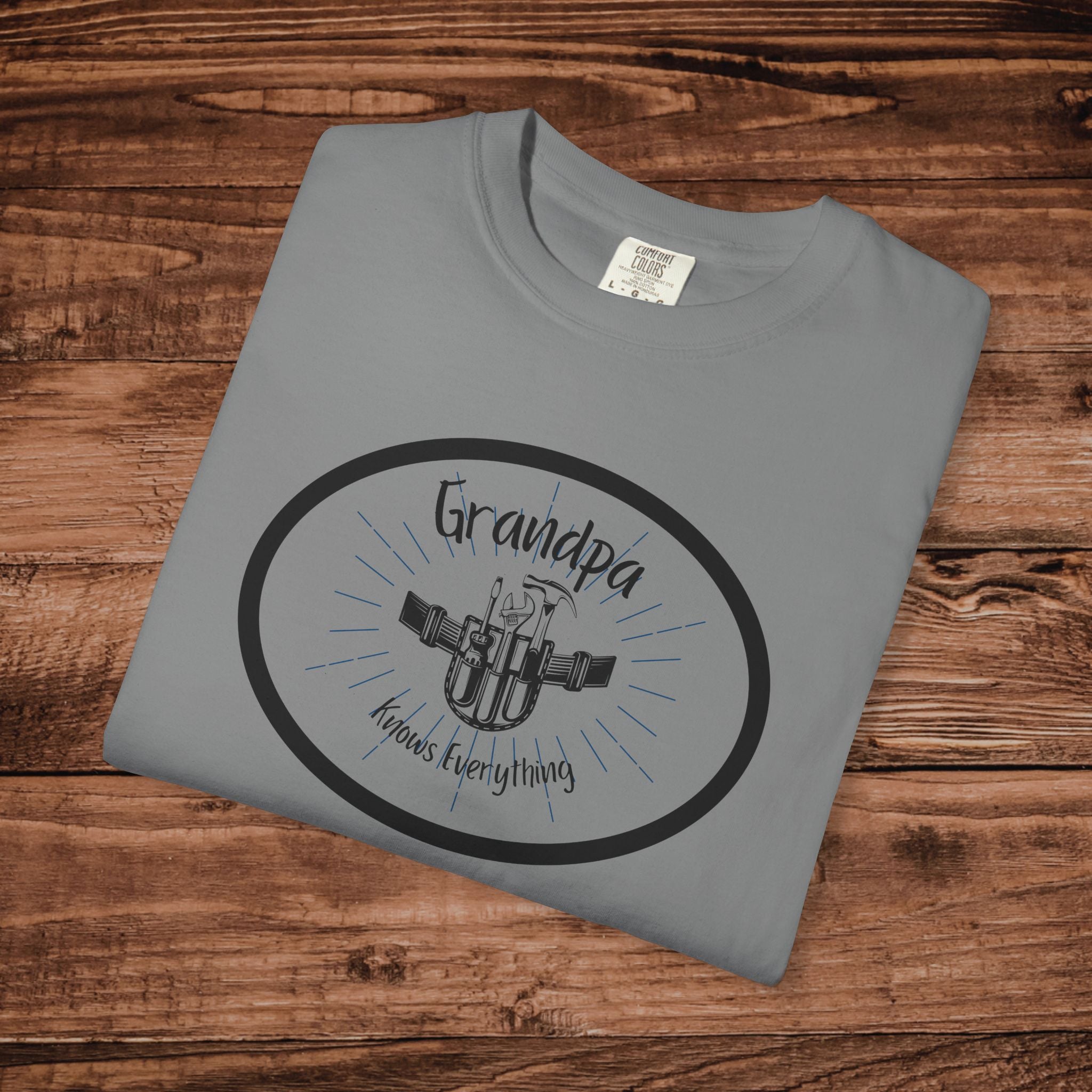 Grandpa knows everything Graphic T-Shirt