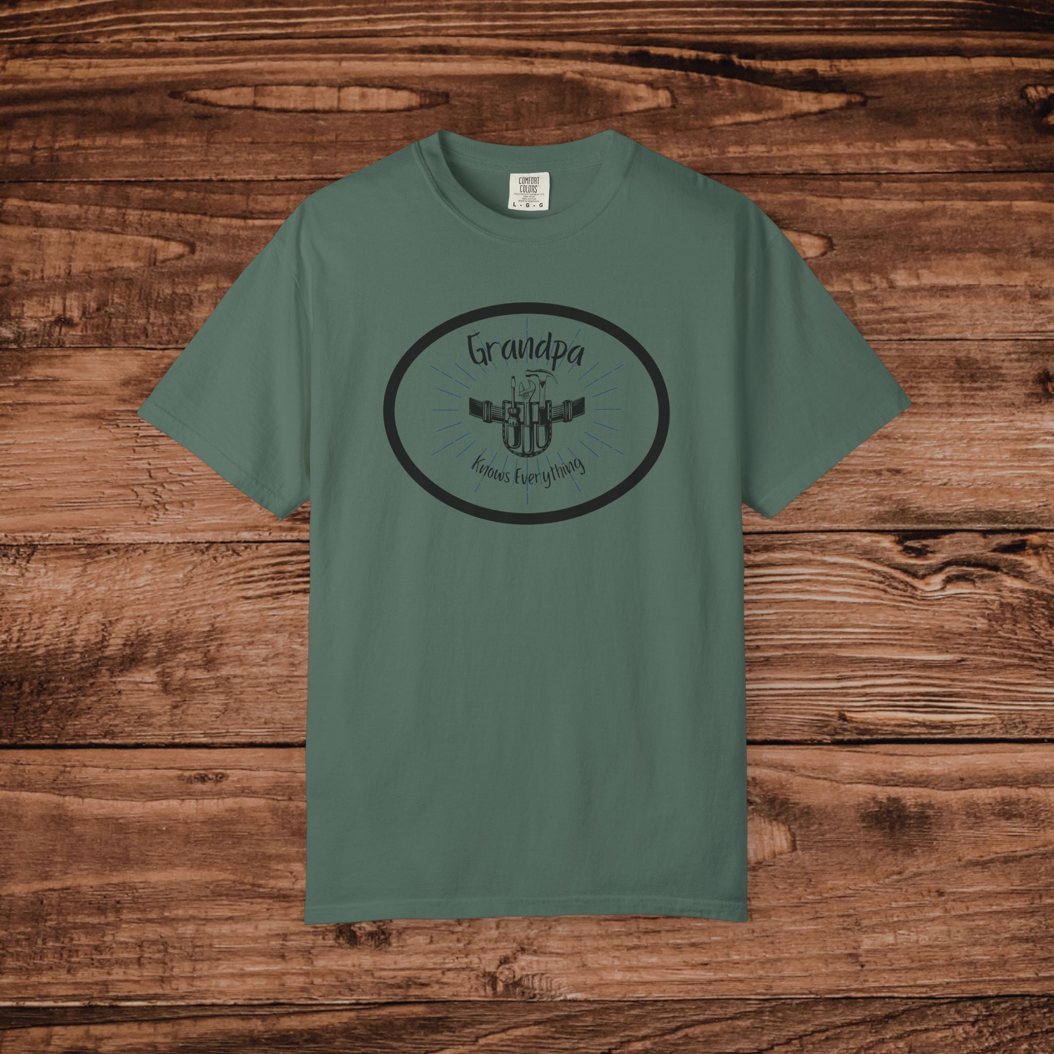 Grandpa knows everything Graphic T-Shirt