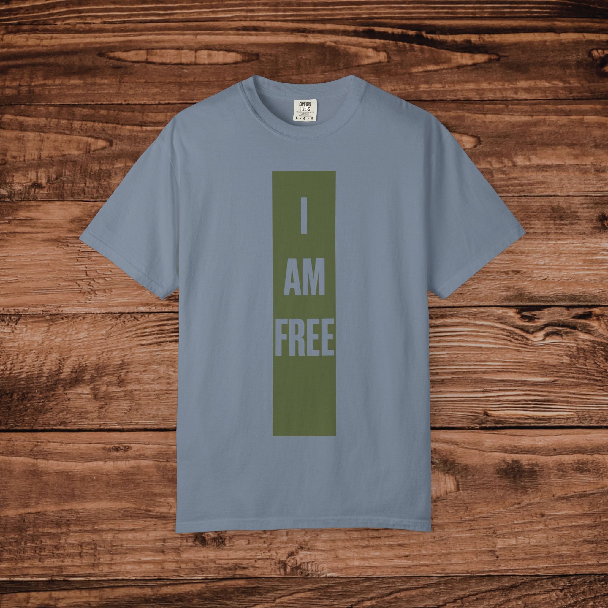 I AM FREE vertical text T-Shirt | Minimalist statement tee