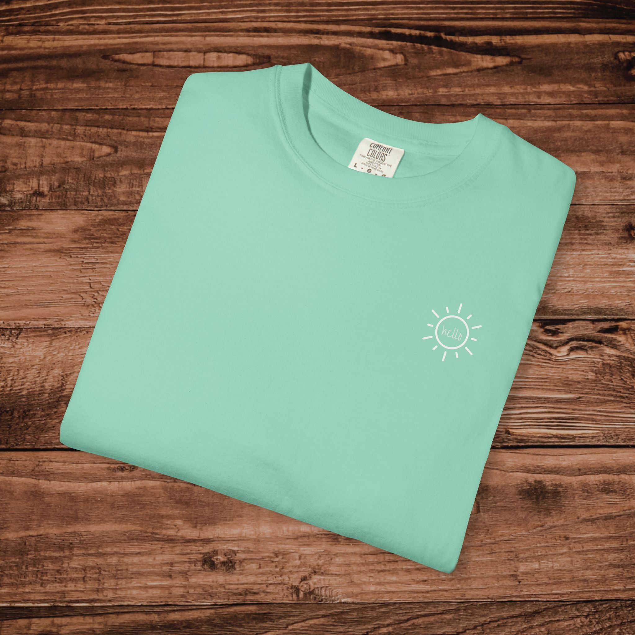 Summer Graphic Tee, The Wind The Waves The Sun The Sand T-Shirt, Minimal Aesthetic line art Beach Shirt, Oversized Coastal Beachwear